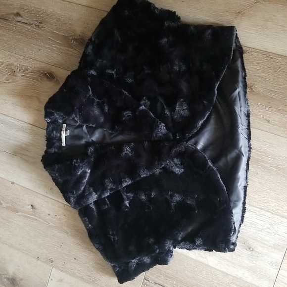 WD NY Black Faux Fur Shrug Jacket. SMALL. - Picture 5 of 5